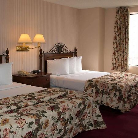 Ramada By Wyndham Terrible'S Hotel & Casino Jean Bagian luar foto