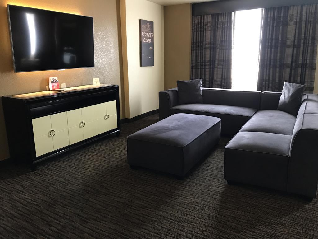 Ramada By Wyndham Terrible'S Hotel & Casino Jean Bagian luar foto