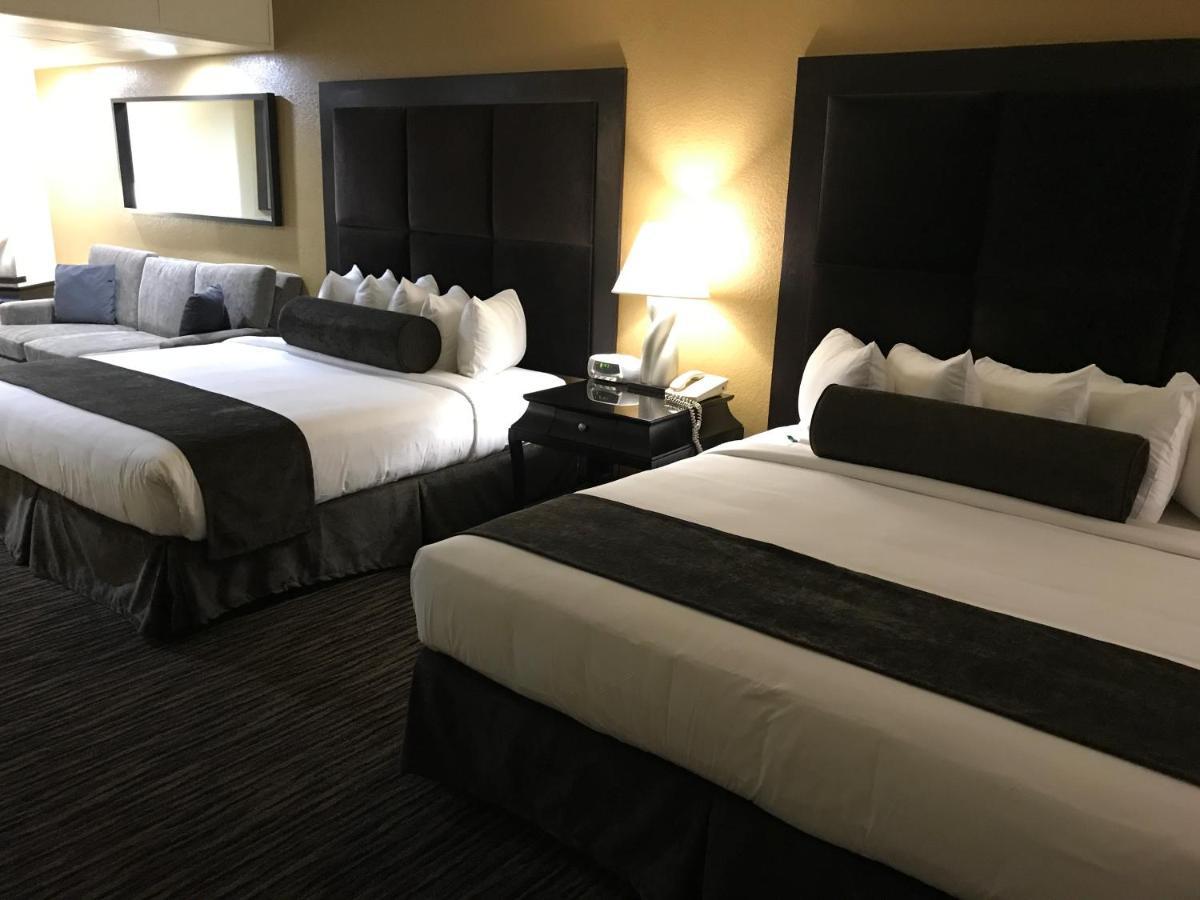 Ramada By Wyndham Terrible'S Hotel & Casino Jean Bagian luar foto