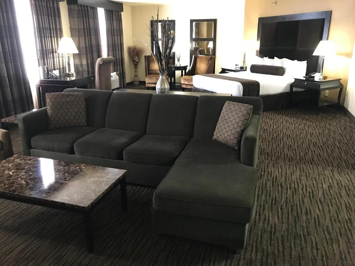 Ramada By Wyndham Terrible'S Hotel & Casino Jean Bagian luar foto