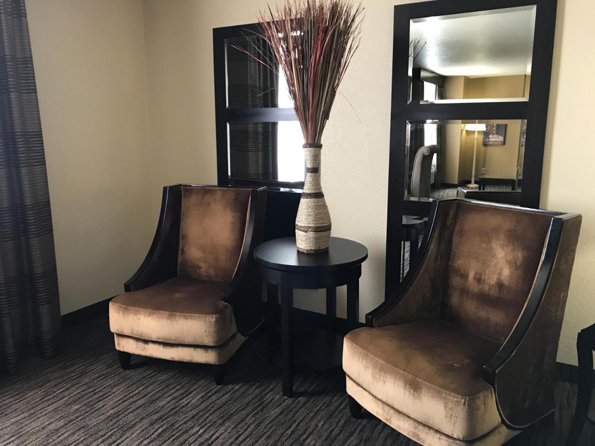 Ramada By Wyndham Terrible'S Hotel & Casino Jean Bagian luar foto
