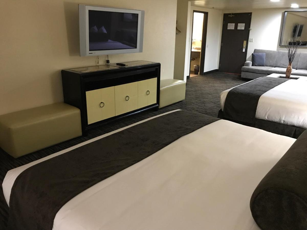 Ramada By Wyndham Terrible'S Hotel & Casino Jean Bagian luar foto