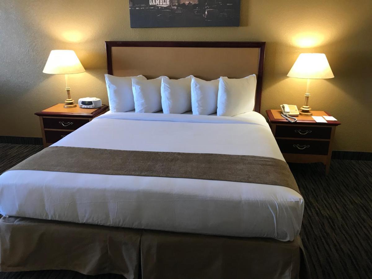 Ramada By Wyndham Terrible'S Hotel & Casino Jean Bagian luar foto