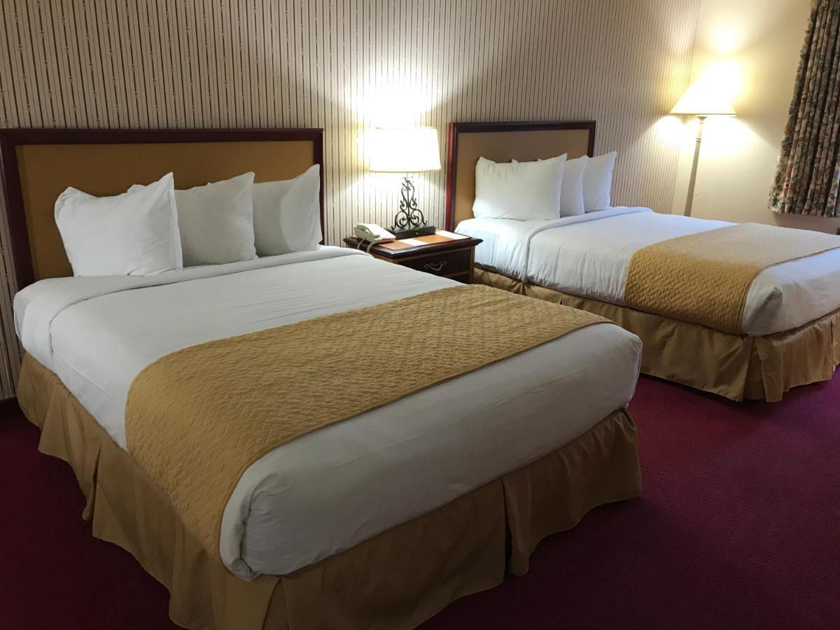 Ramada By Wyndham Terrible'S Hotel & Casino Jean Bagian luar foto