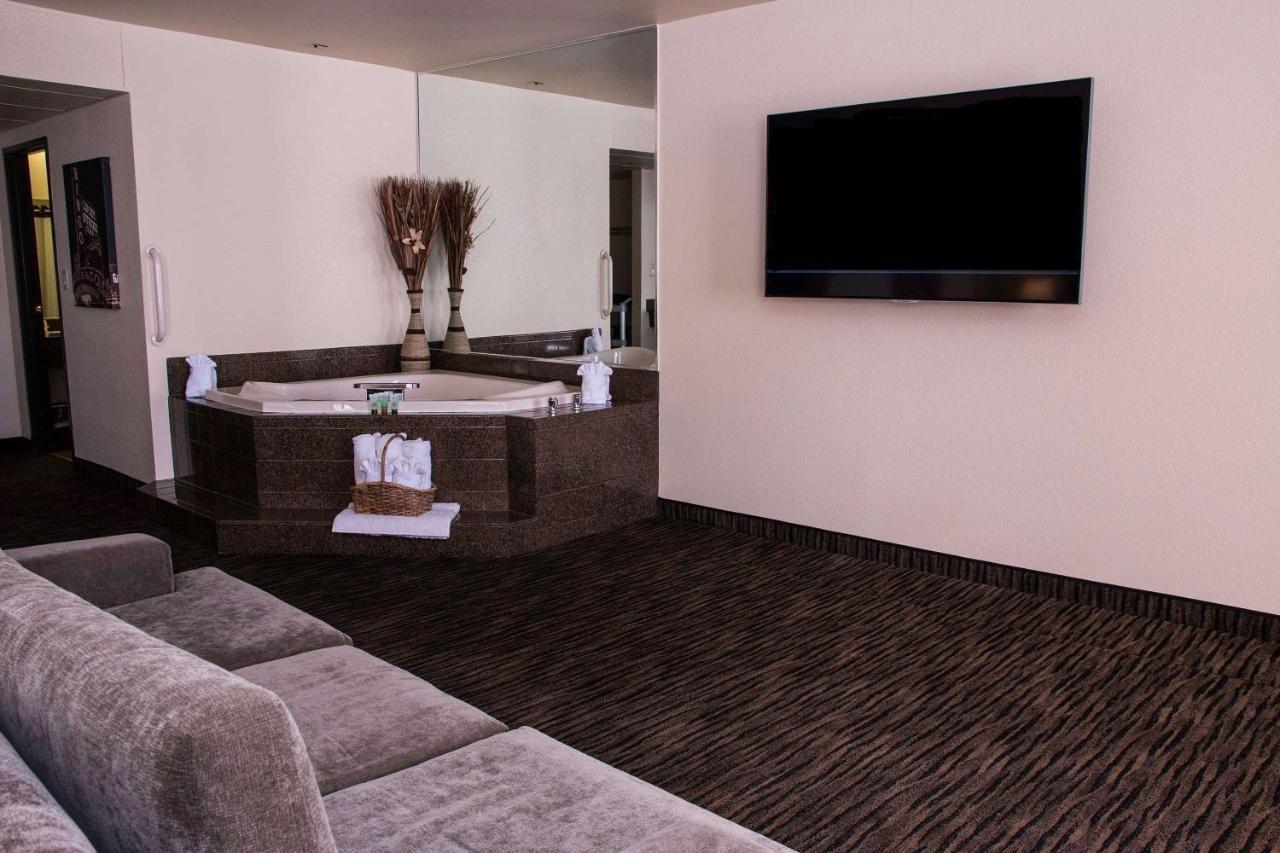 Ramada By Wyndham Terrible'S Hotel & Casino Jean Bagian luar foto
